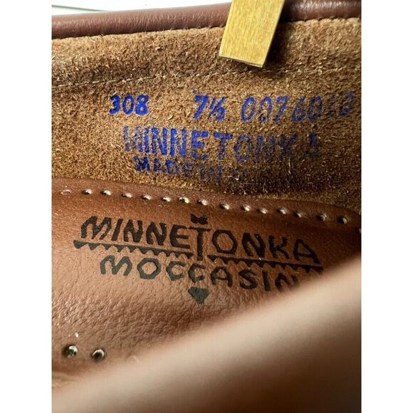 Minnetonka Moccasins Women's 7.5 M Brown Leather Rubber Sole Kiltie Moc Toe - Picture 6 of 7